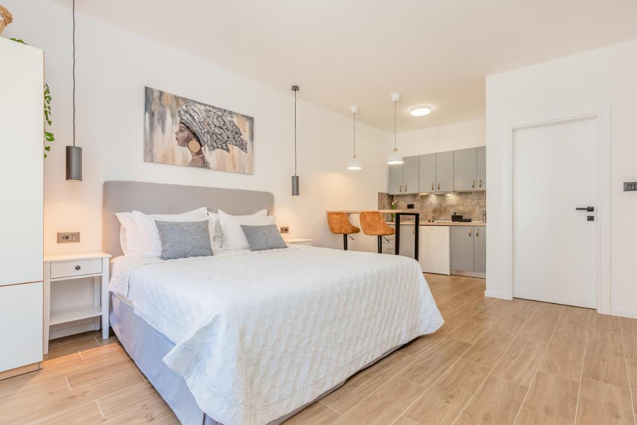 Apartmani Nikola Baška Voda Εξωτερικό φωτογραφία